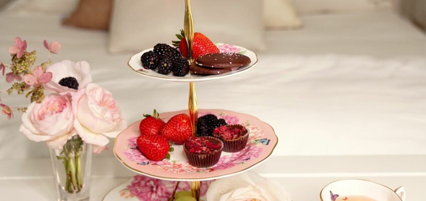 Cake stand para un brunch en el corazón del hogar